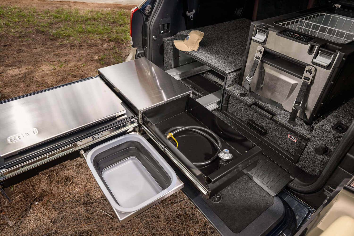 ARB Slide Out Camp Kitchen 1045mm - Image 7