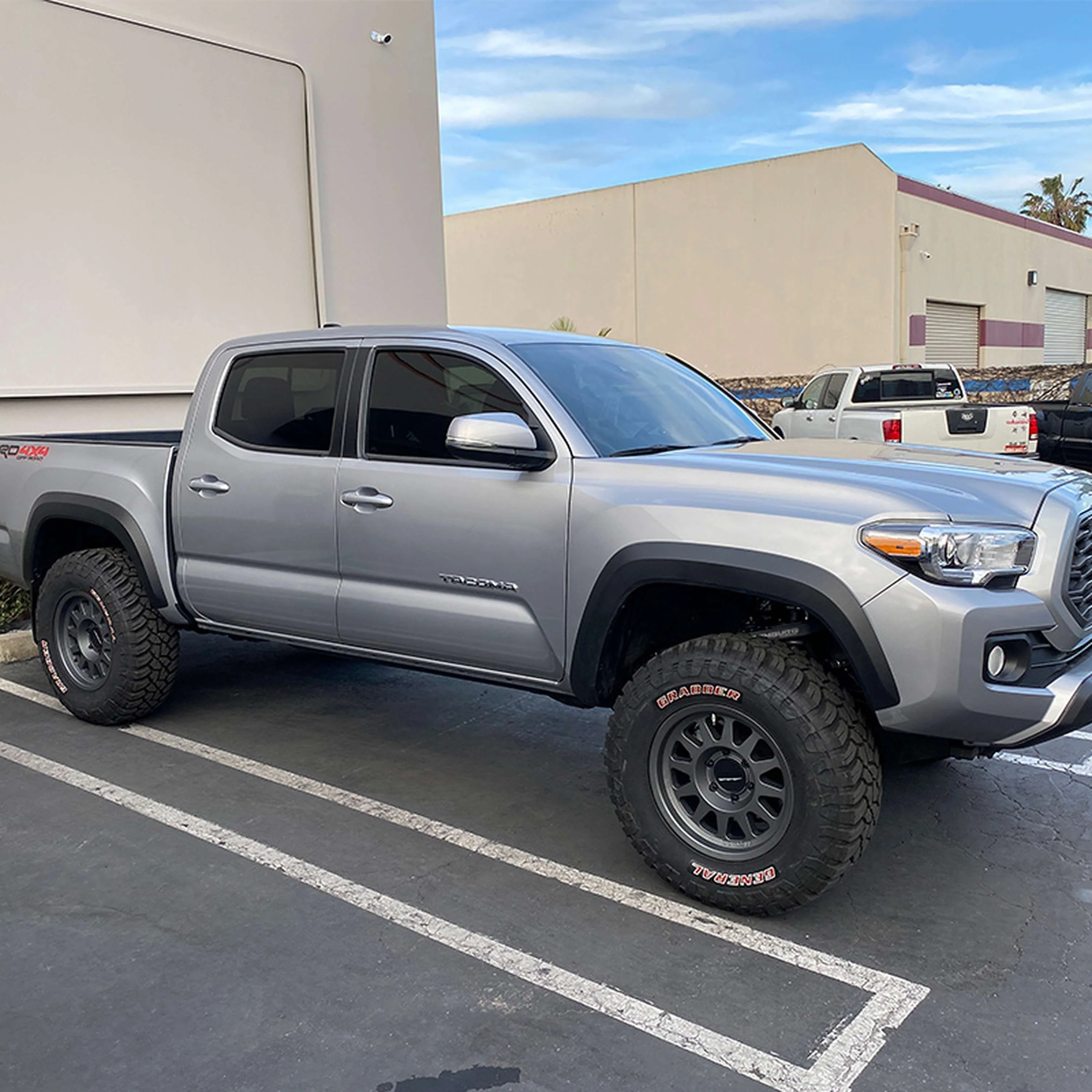 Performance Lift Kit w/ FOX 2.50" Elite DSC - Image 2